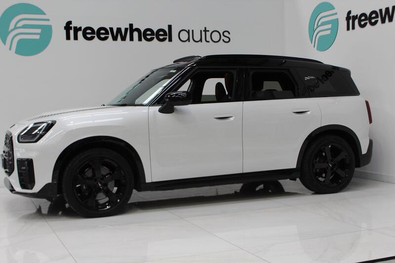 2024 MINI Electric Countryman in White — image 12 of 90