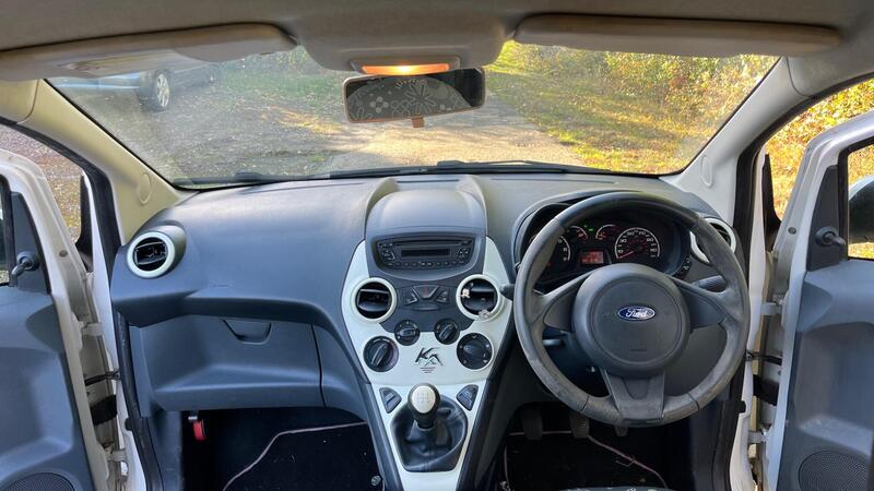2013 Ford Ka — photo 23