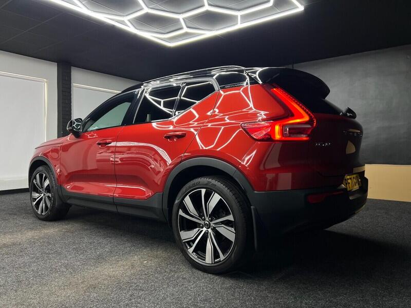 Volvo XC40 view 5