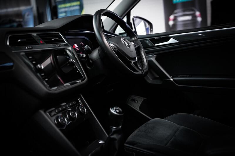 Volkswagen Tiguan Allspace view 3