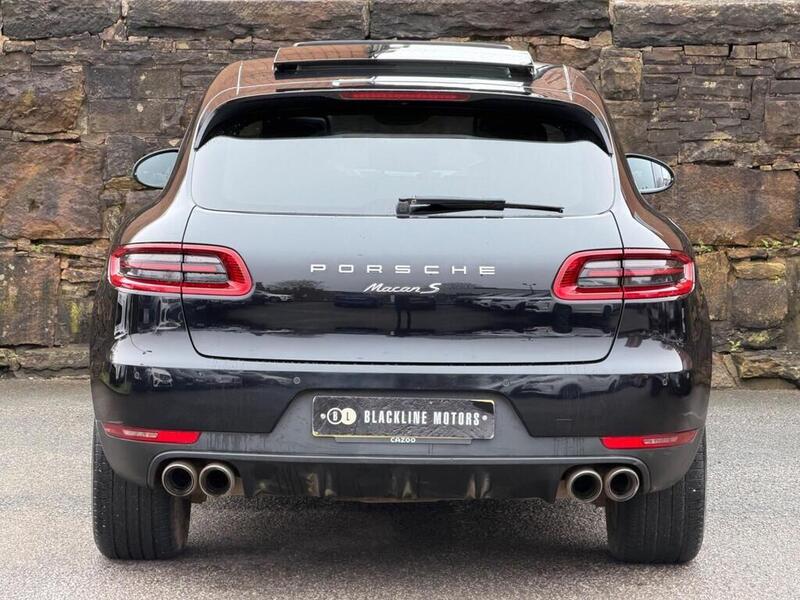 Porsche Macan view 6
