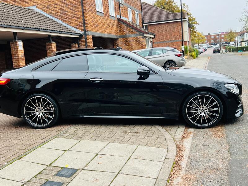 Mercedes-Benz E Class view 4
