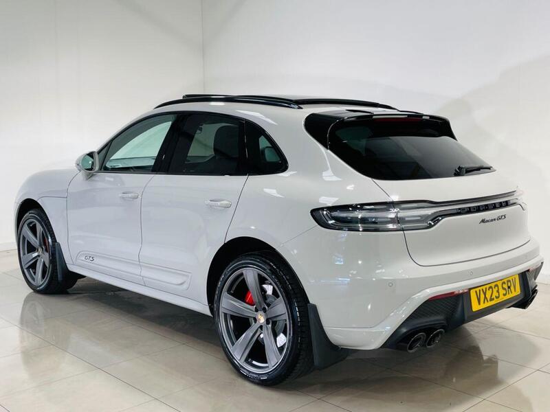 Porsche Macan view 4