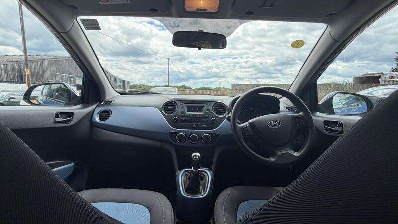 2016 Hyundai i10 — photo 12