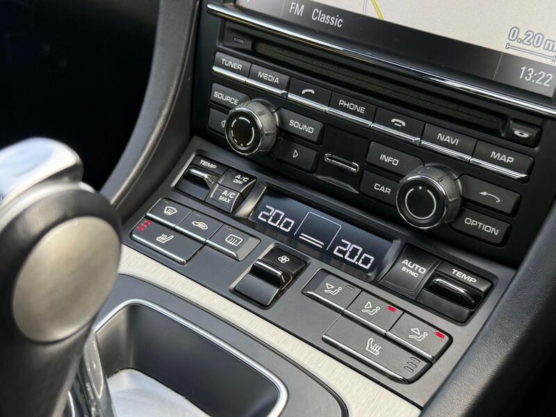 Porsche 911 view 47