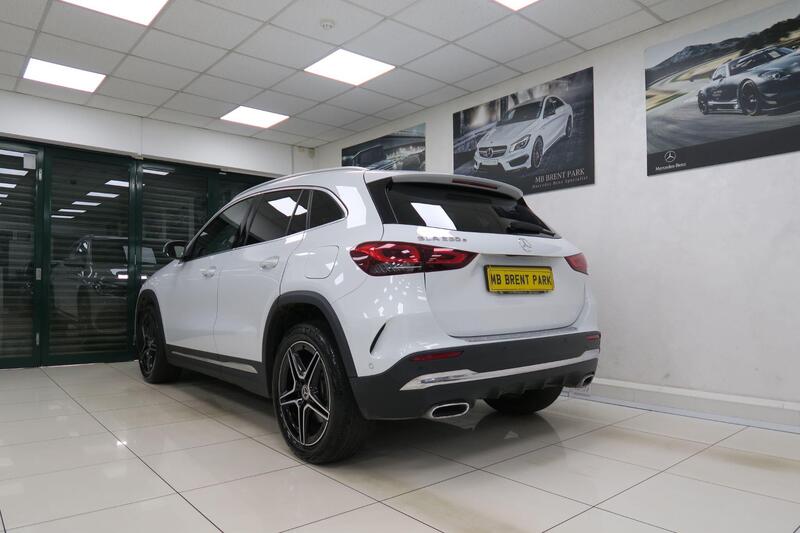 Mercedes-Benz Gla view 3