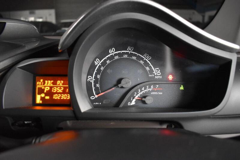 Toyota Iq view 6