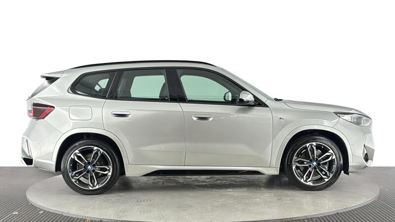 BMW Ix1 view 3