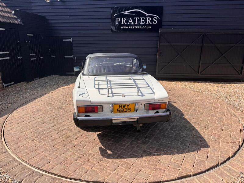 Fiat 124 Spider view 3