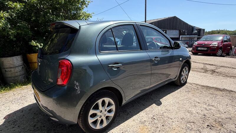 2015 Nissan Micra — photo 8