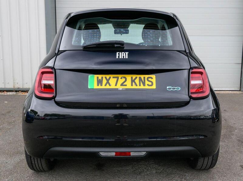 Fiat 500e view 7