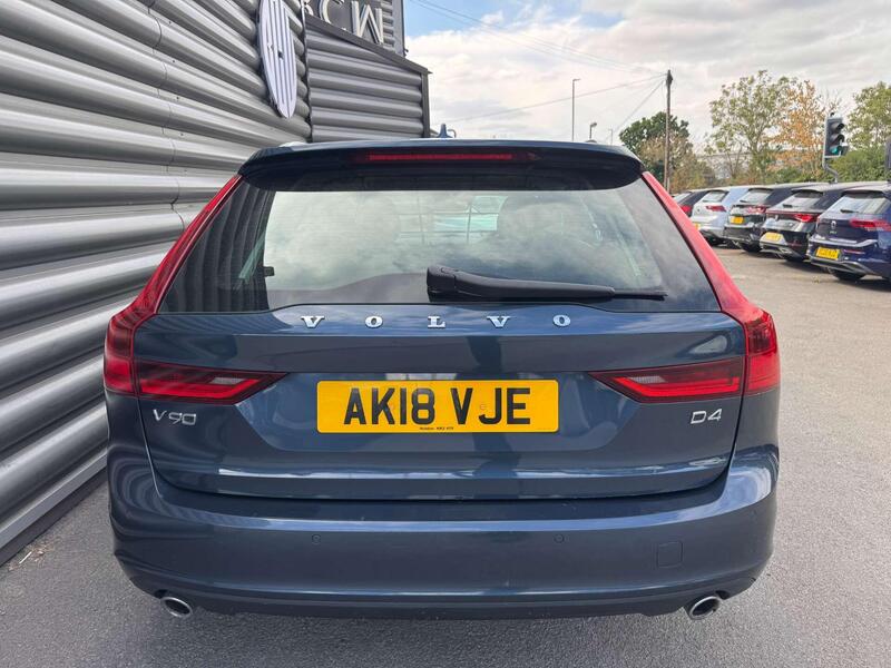 Volvo V90 view 4