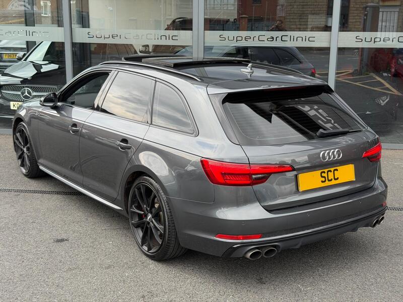 Audi S4 Avant view 7