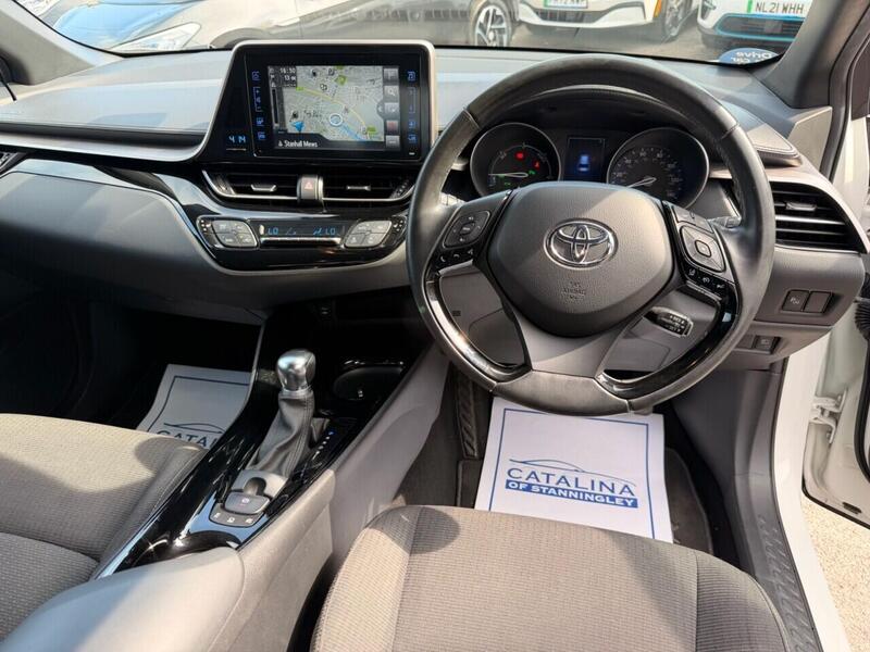 Toyota C-HR view 4