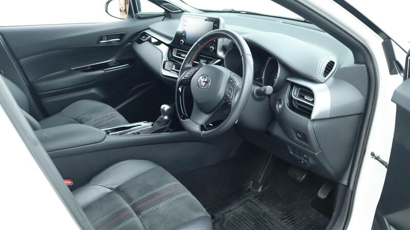Toyota C-HR view 4