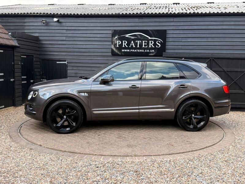 Bentley Bentayga view 6