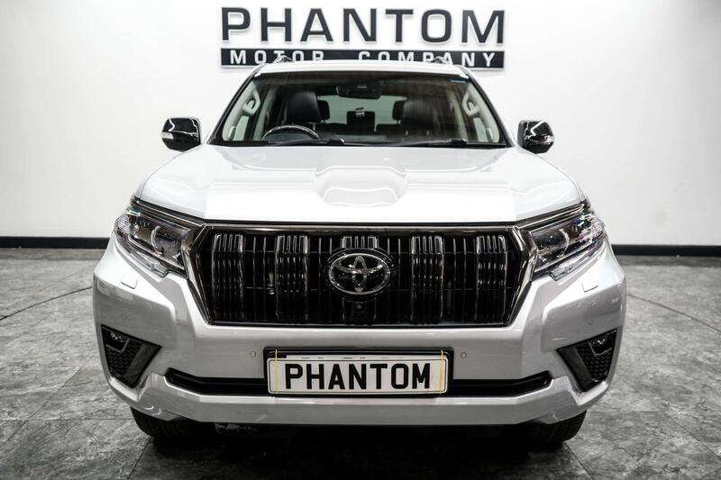 Toyota Land Cruiser view 5