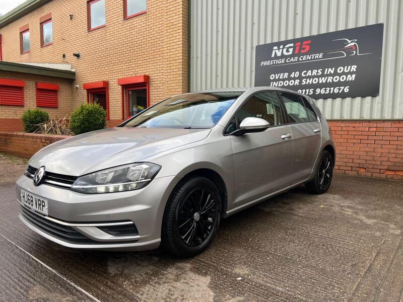 Volkswagen Golf view 4