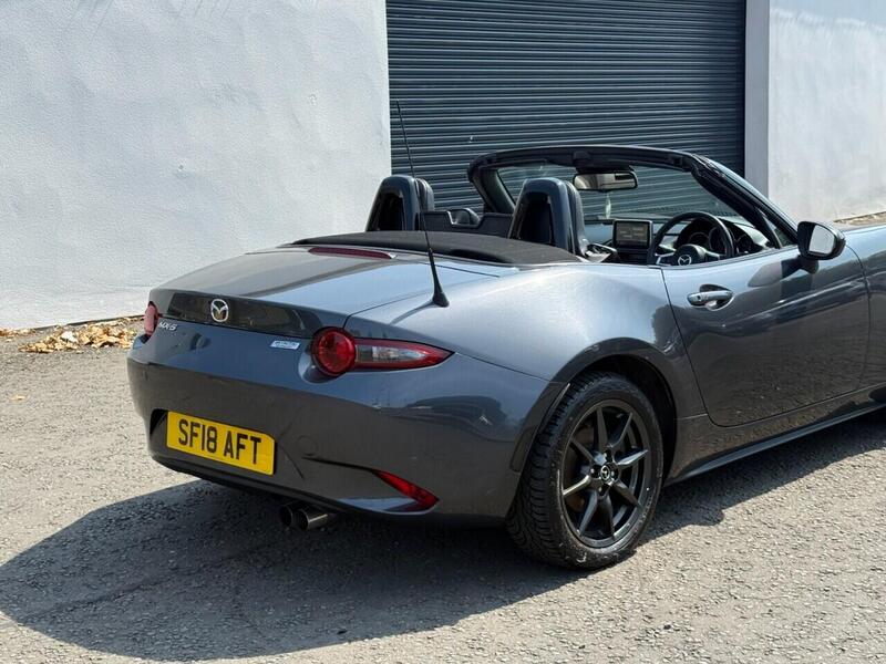 Mazda MX-5 view 4