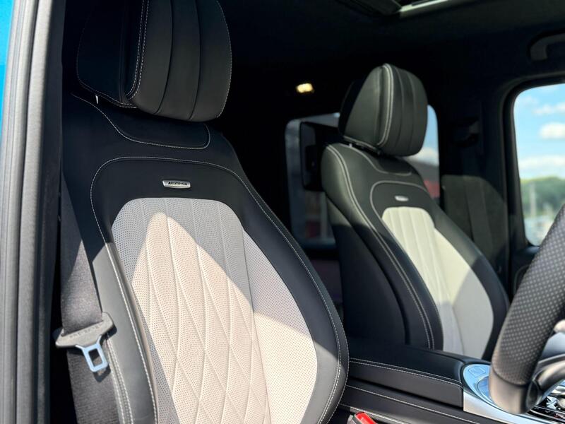 Mercedes-Benz G-Class view 3