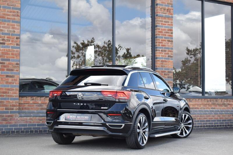Volkswagen T-Roc view 2