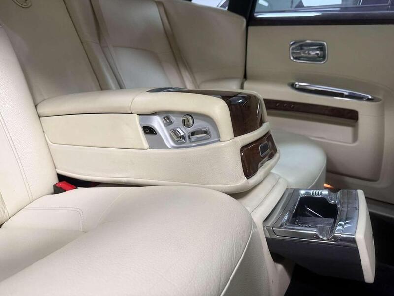Rolls-Royce Ghost view 36
