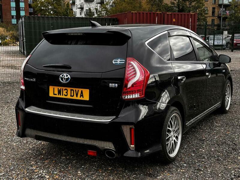 Toyota Prius+ view 2