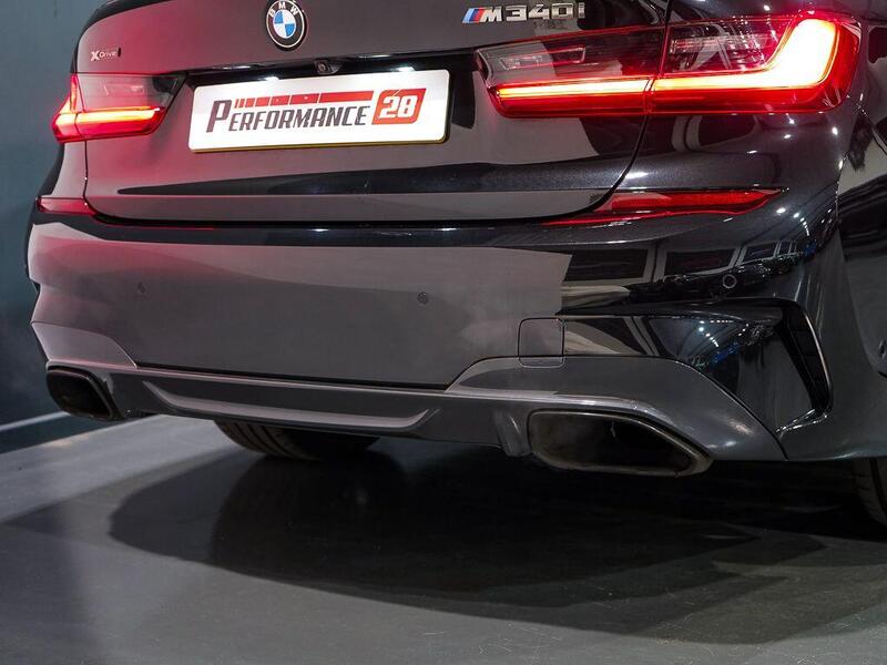 BMW 3 Series view 5