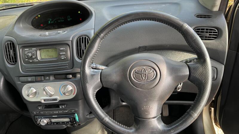 2005 Toyota Yaris Verso — photo 26
