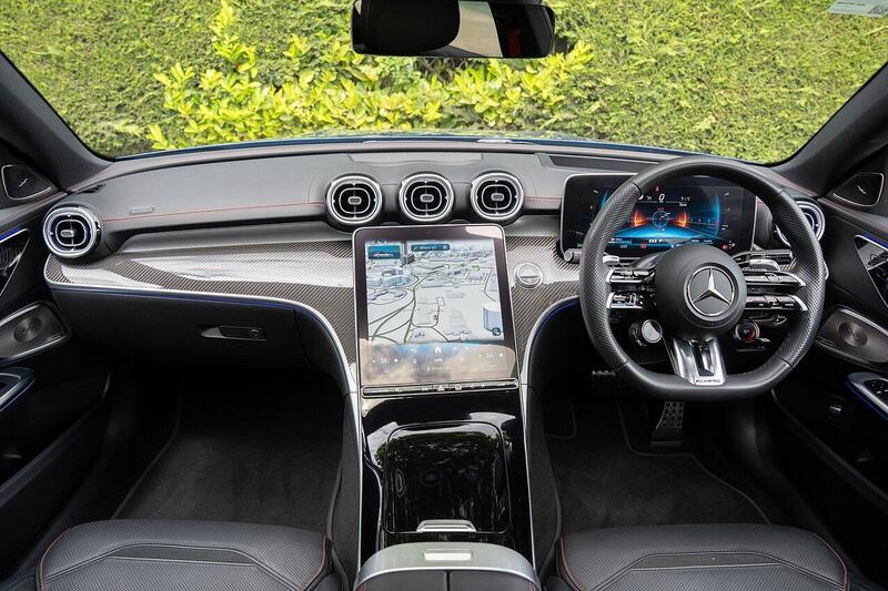 Mercedes-Benz C-Class view 4