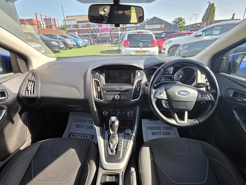 Ford Focus view 2