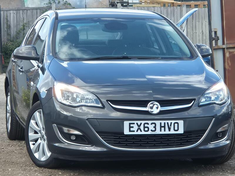 Vauxhall Astra view 3