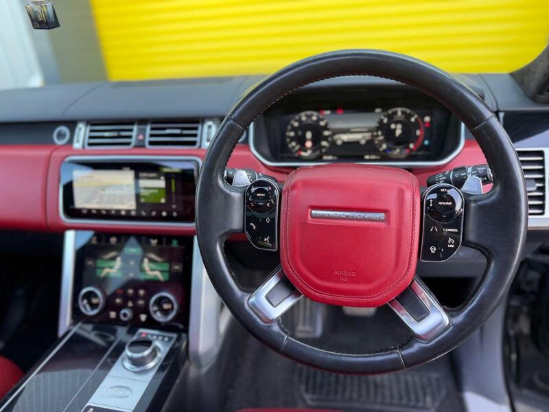 Land Rover Range Rover view 2