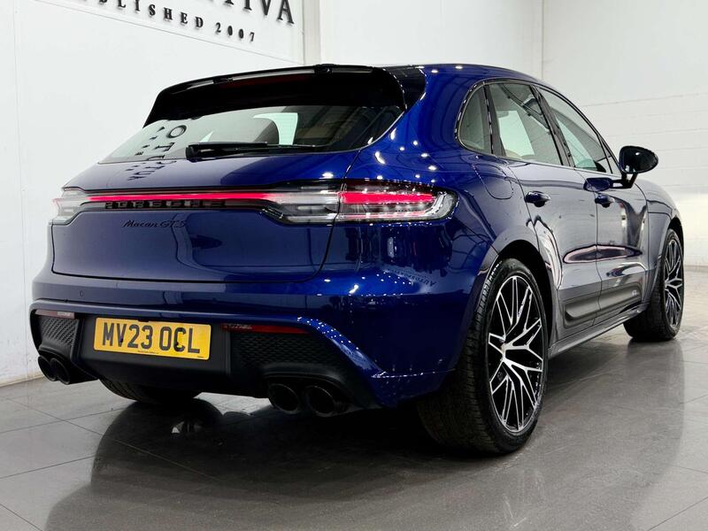 Porsche Macan view 4