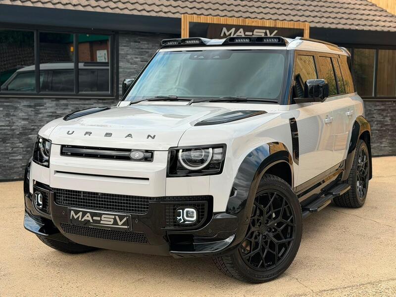Land Rover Defender view 3