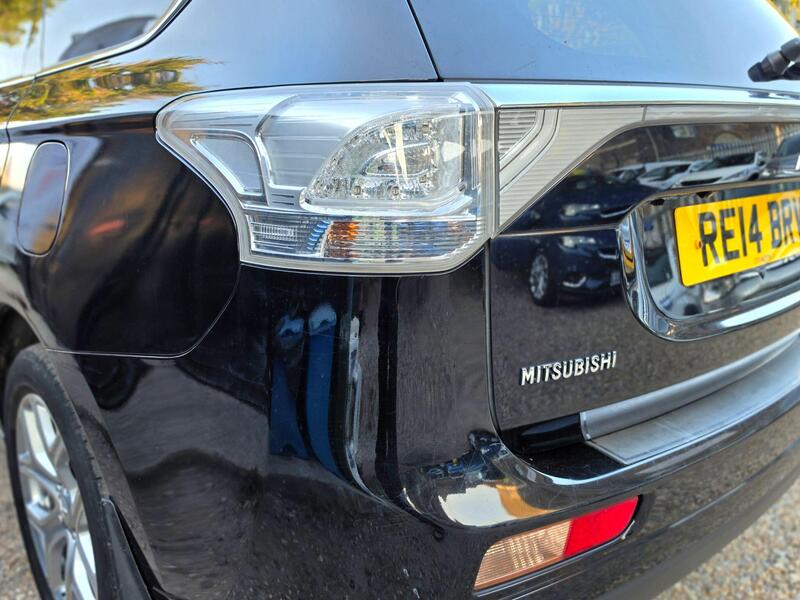 Mitsubishi Outlander 2.0h 12kWh GX4h CVT 4WD Euro 5 (s/s) 5dr thumbnail 12