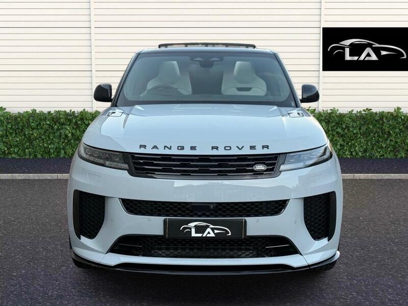 Land Rover Range Rover Sport view 4
