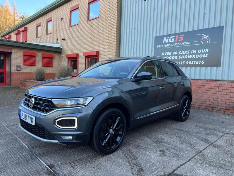 Volkswagen T-Roc view 4