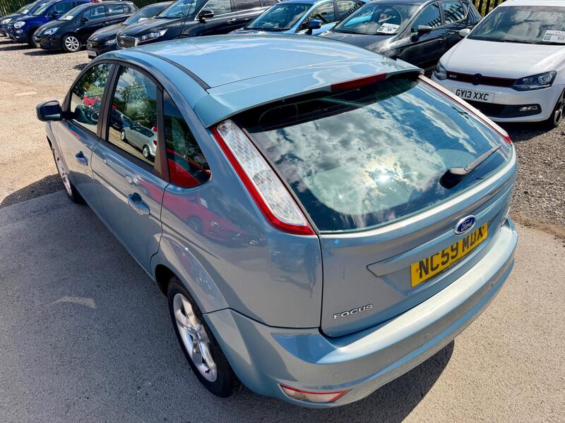 Ford Focus view 4