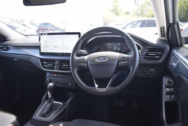 Ford Focus view 3