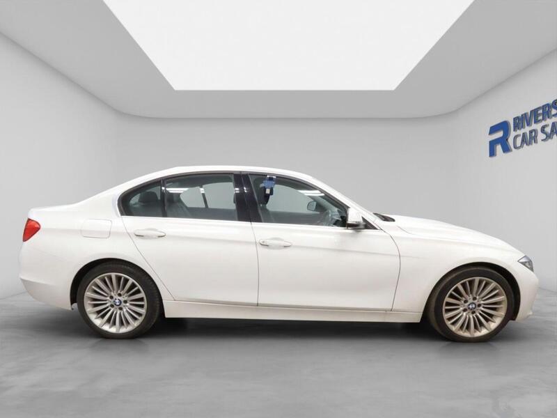 BMW 3 Series view 3