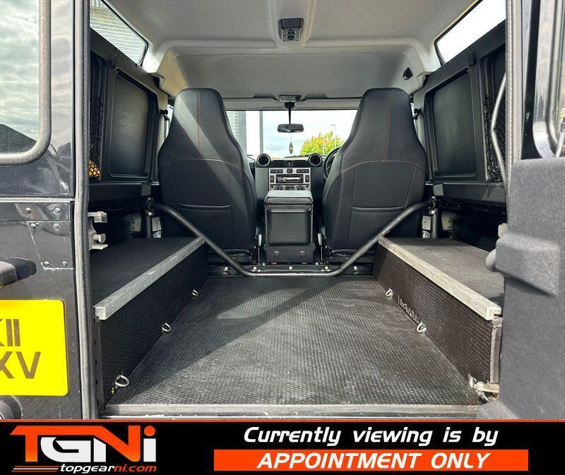 Land Rover Defender view 21