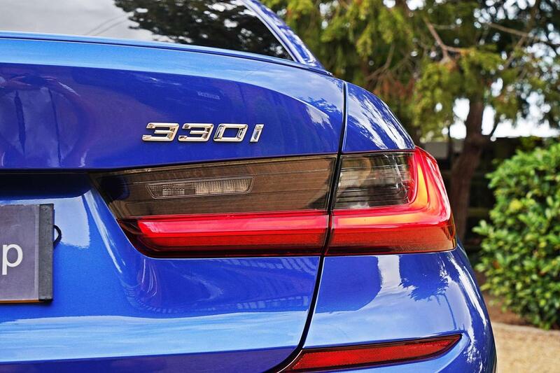 BMW 3 Series view 5