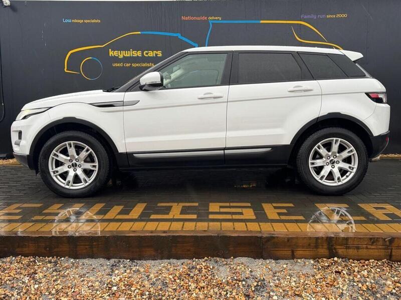 Land Rover Range Rover Evoque view 2