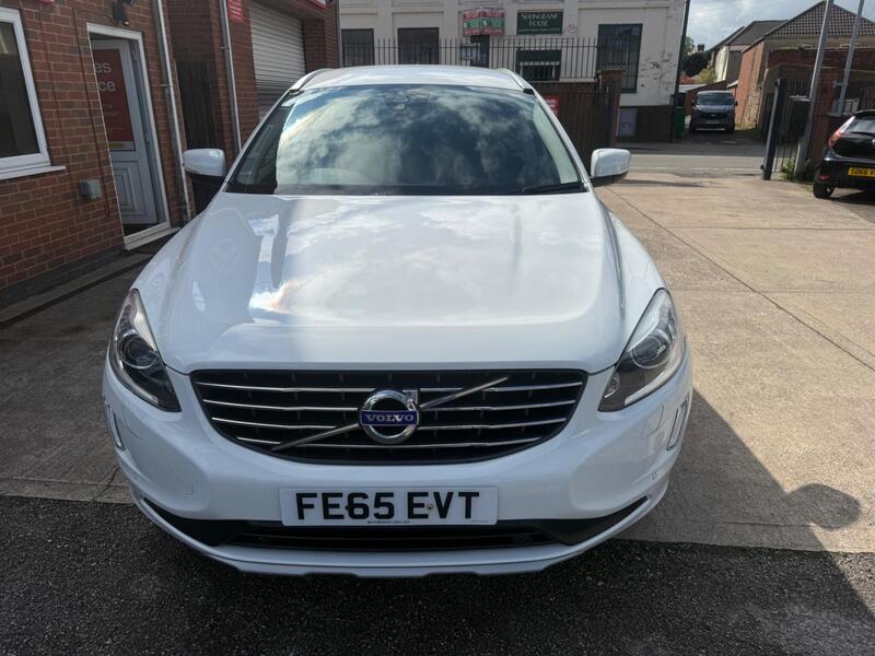 Volvo XC60 view 5