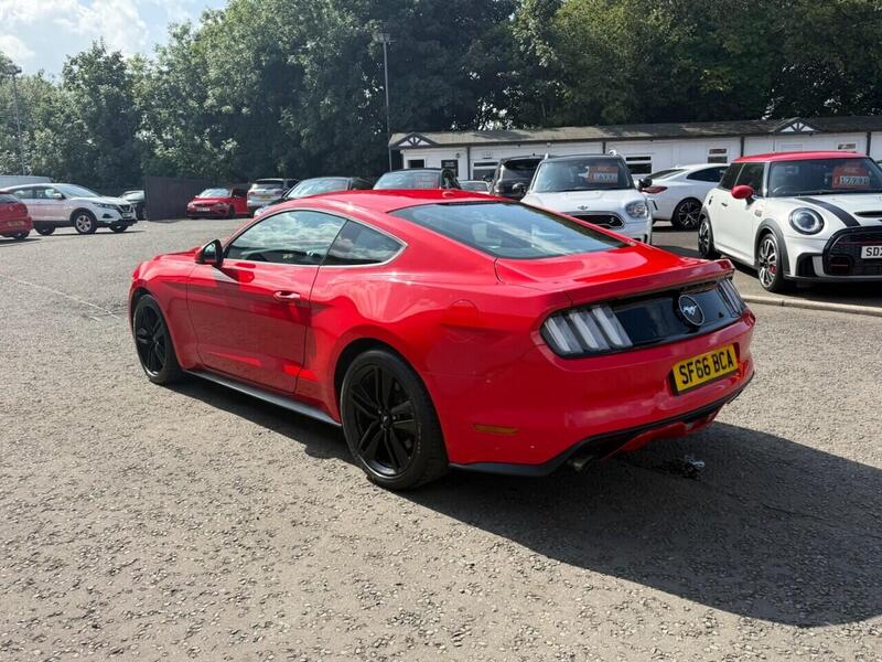 Ford Mustang view 7