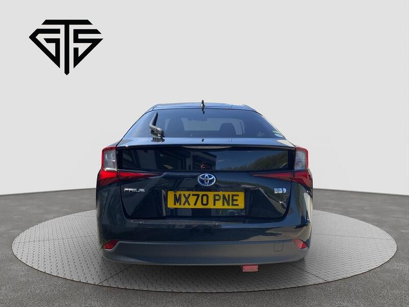 Toyota Prius view 4