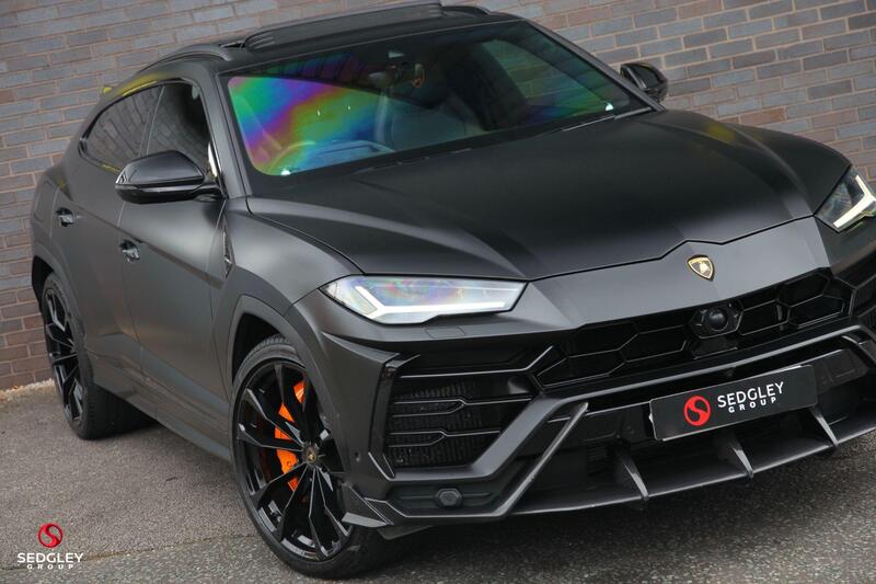 Lamborghini Urus view 5