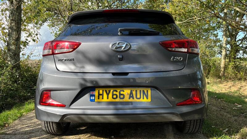 2016 Hyundai i20 — photo 11
