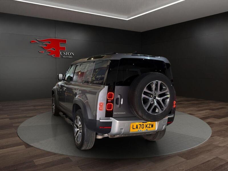 Land Rover Defender 110 view 3